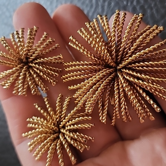 VTG brooch & clip earring set - Picture 6 of 12